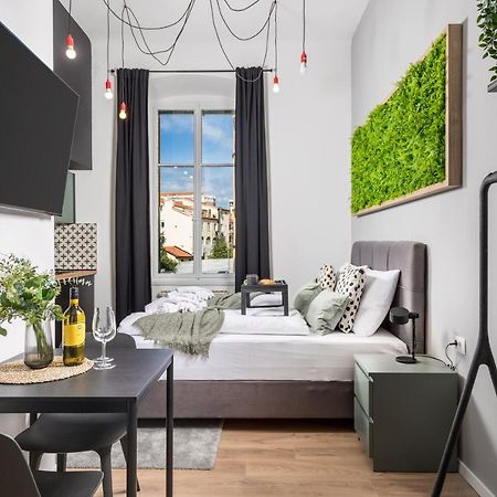 Apartments & Rooms One World Rijeka Buitenkant foto