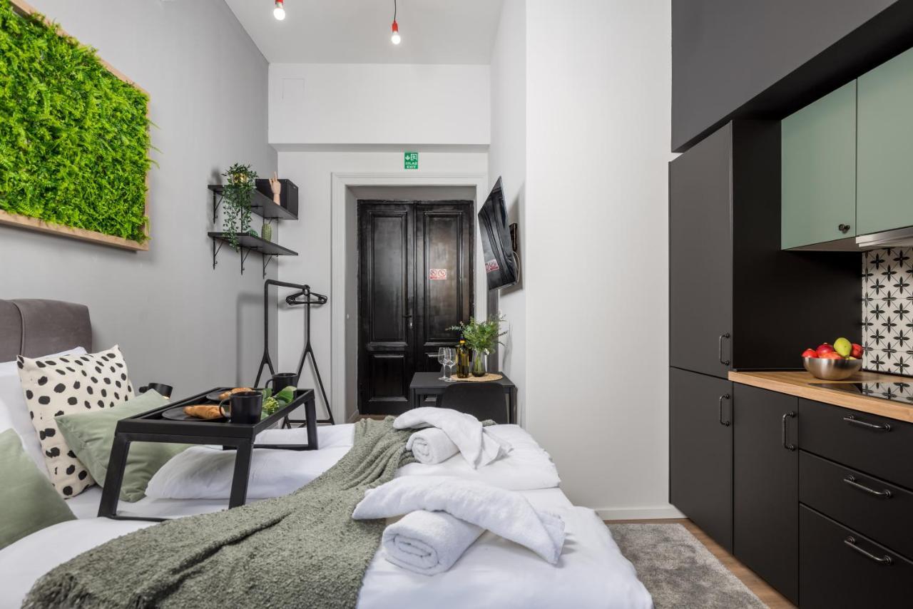 Apartments & Rooms One World Rijeka Buitenkant foto