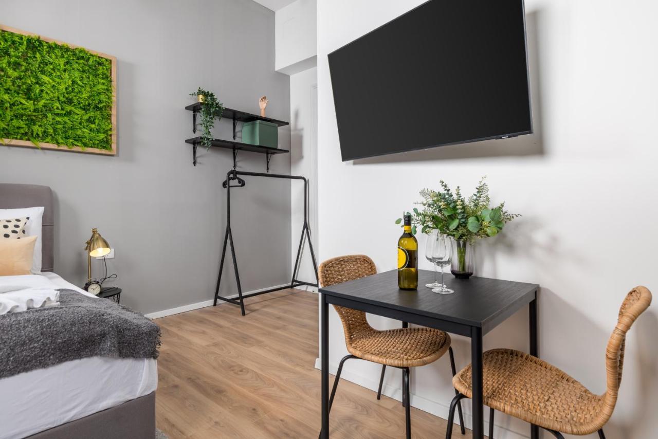 Apartments & Rooms One World Rijeka Buitenkant foto