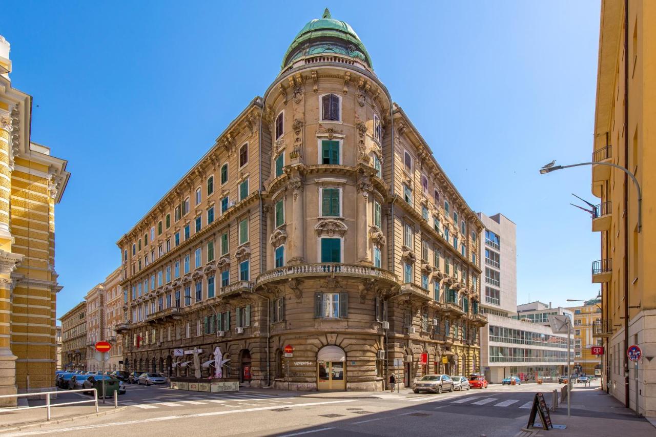 Apartments & Rooms One World Rijeka Buitenkant foto