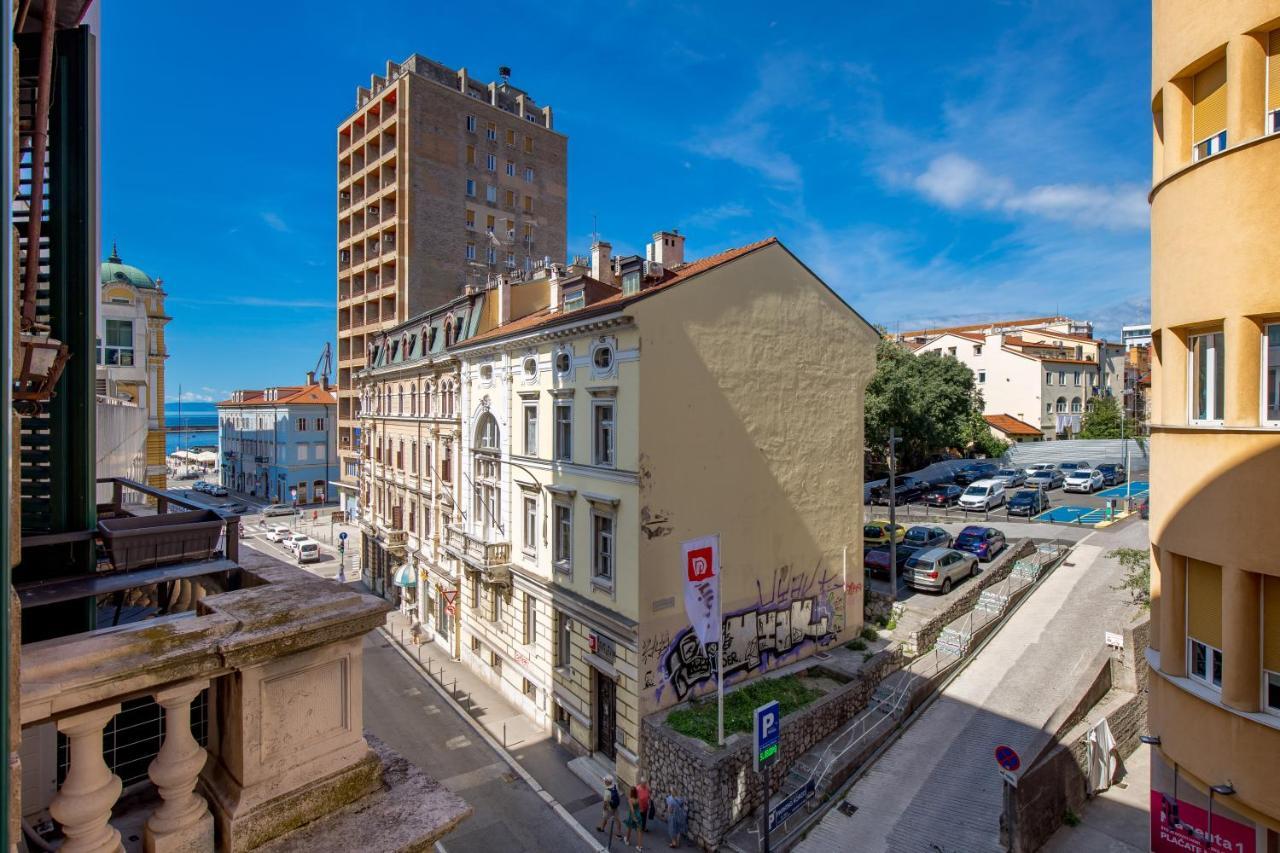 Apartments & Rooms One World Rijeka Buitenkant foto