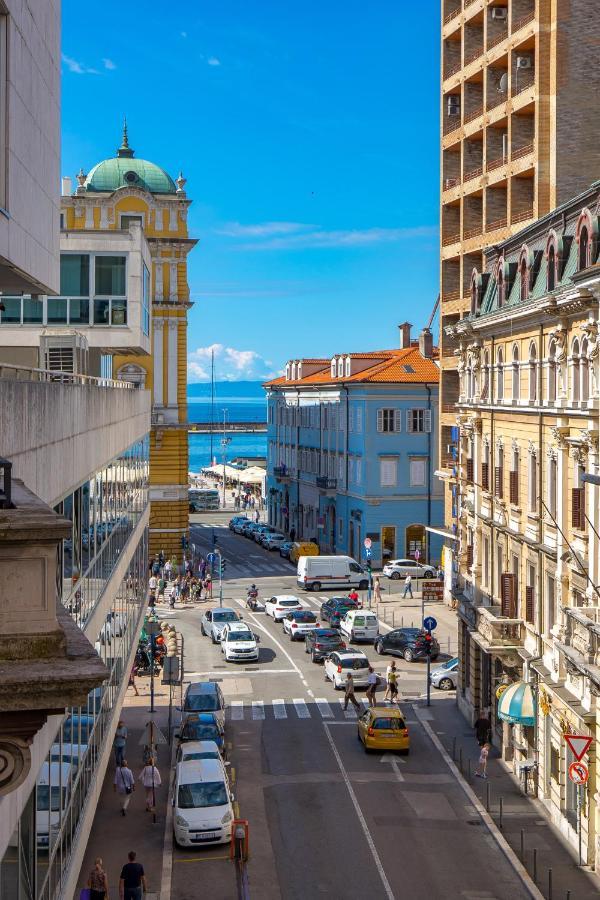 Apartments & Rooms One World Rijeka Buitenkant foto