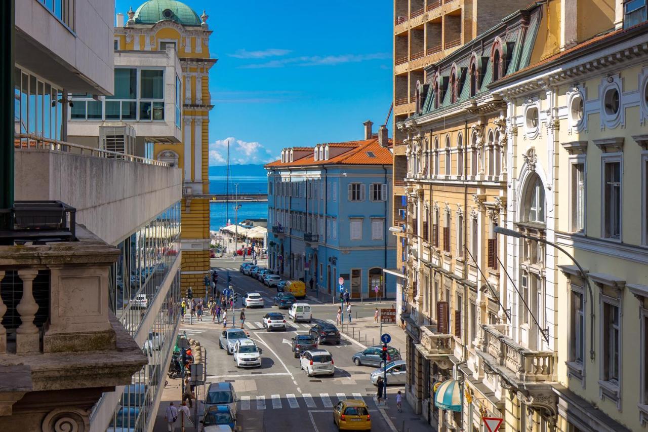 Apartments & Rooms One World Rijeka Buitenkant foto