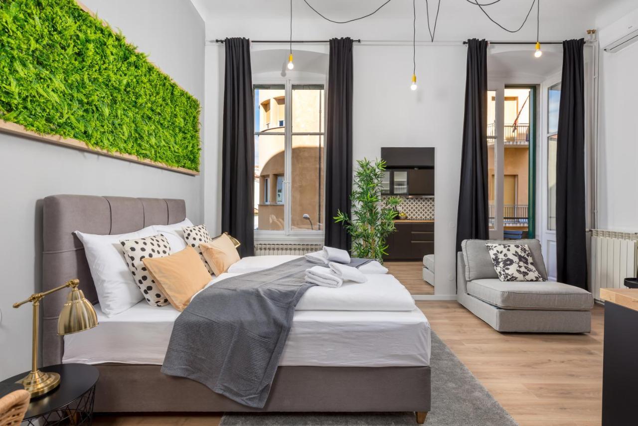 Apartments & Rooms One World Rijeka Buitenkant foto