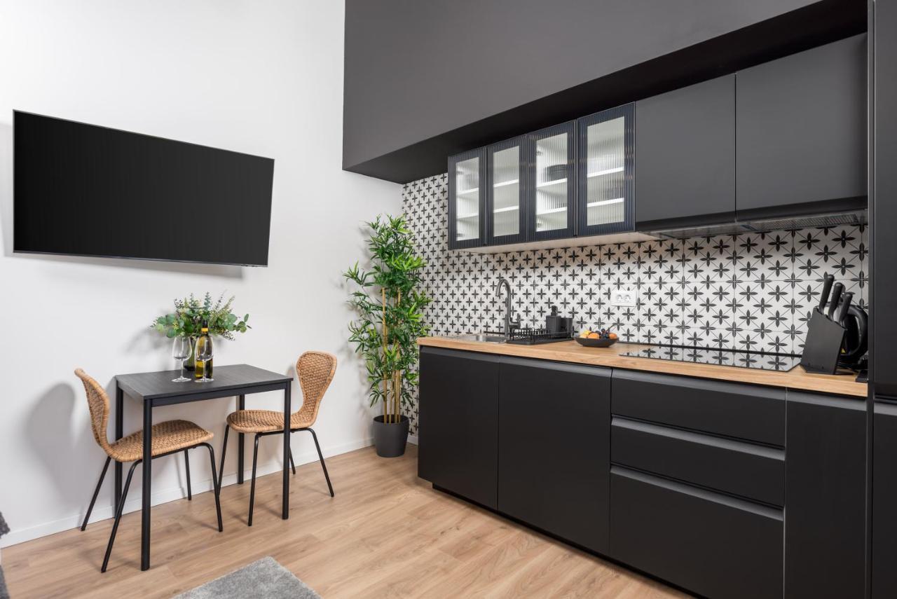 Apartments & Rooms One World Rijeka Buitenkant foto