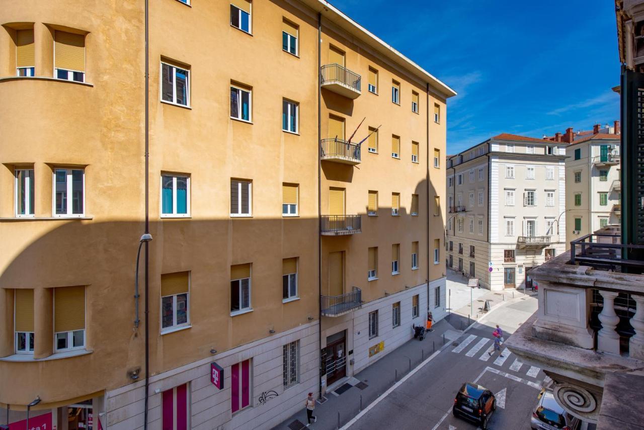 Apartments & Rooms One World Rijeka Buitenkant foto
