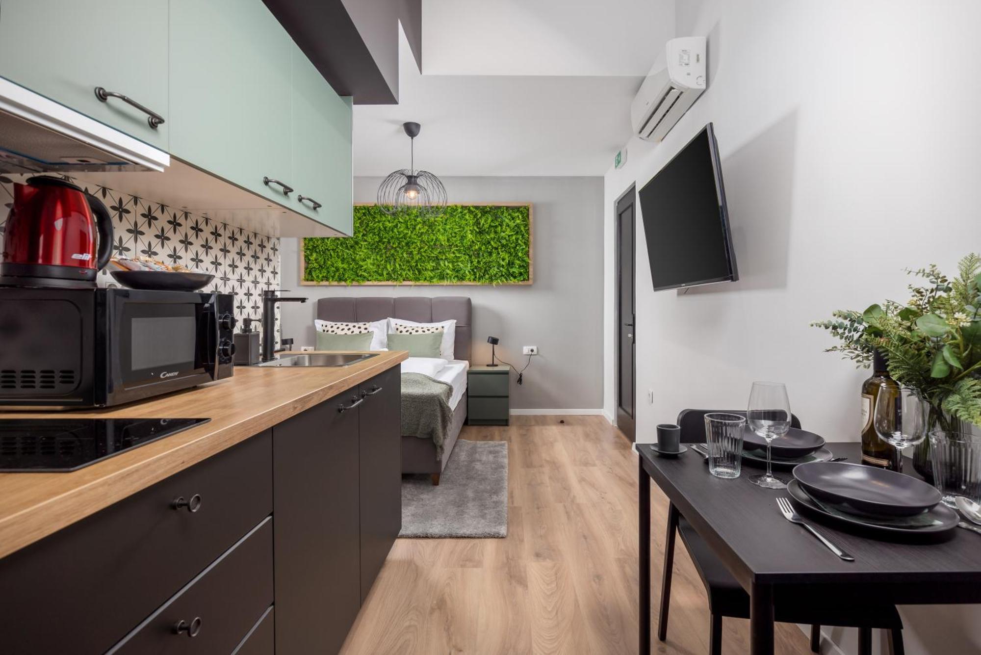 Apartments & Rooms One World Rijeka Buitenkant foto