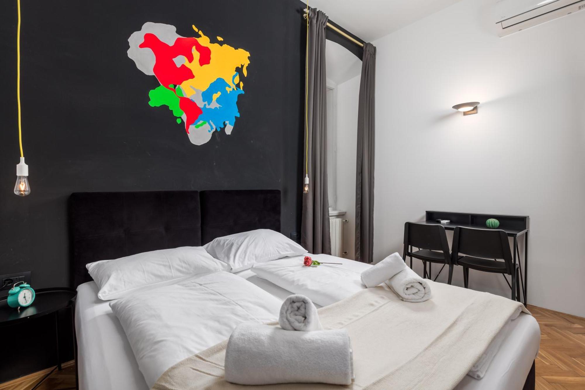 Apartments & Rooms One World Rijeka Buitenkant foto