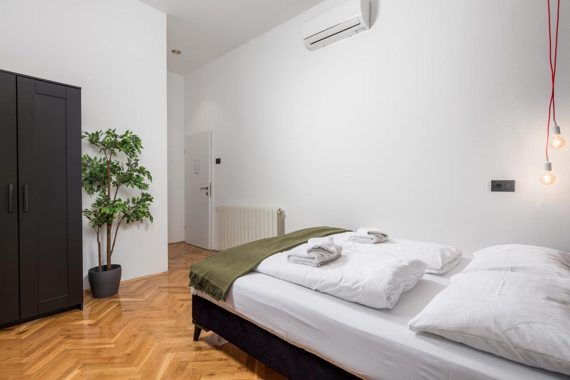 Apartments & Rooms One World Rijeka Buitenkant foto