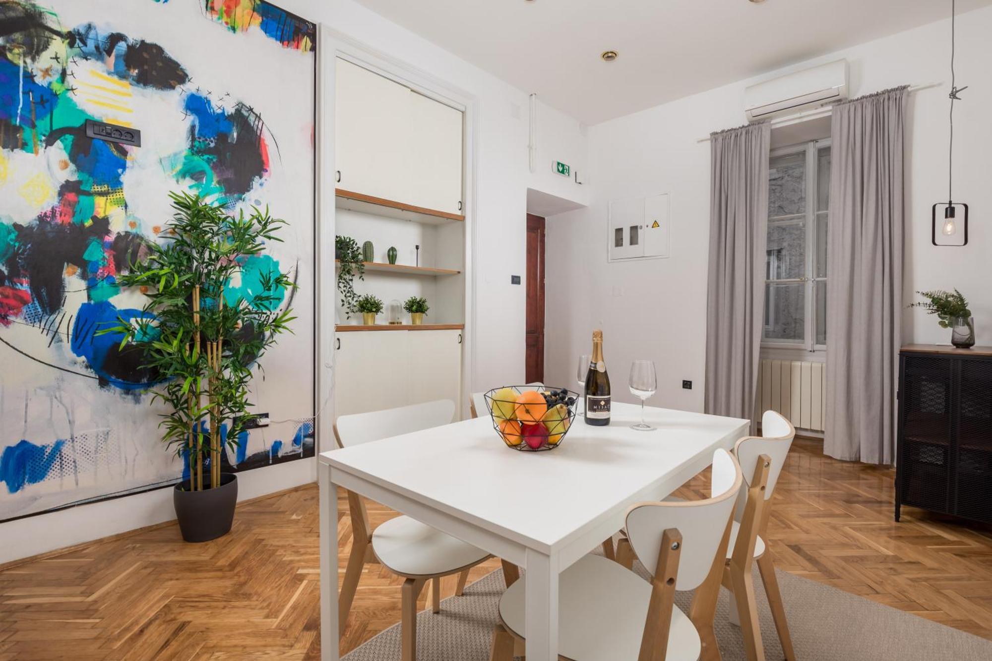 Apartments & Rooms One World Rijeka Buitenkant foto