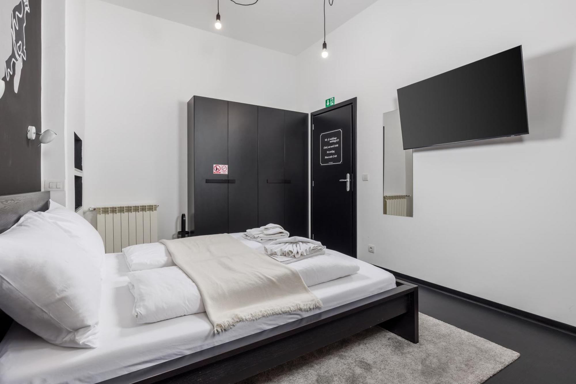 Apartments & Rooms One World Rijeka Buitenkant foto
