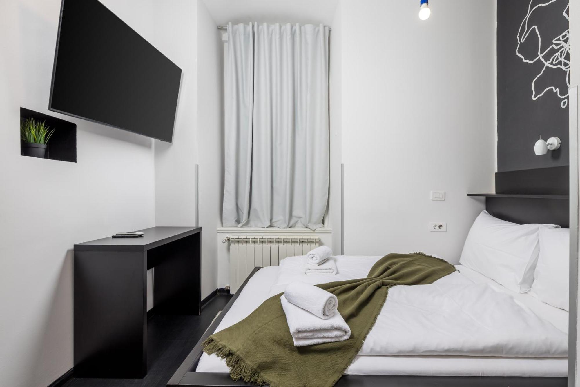Apartments & Rooms One World Rijeka Buitenkant foto
