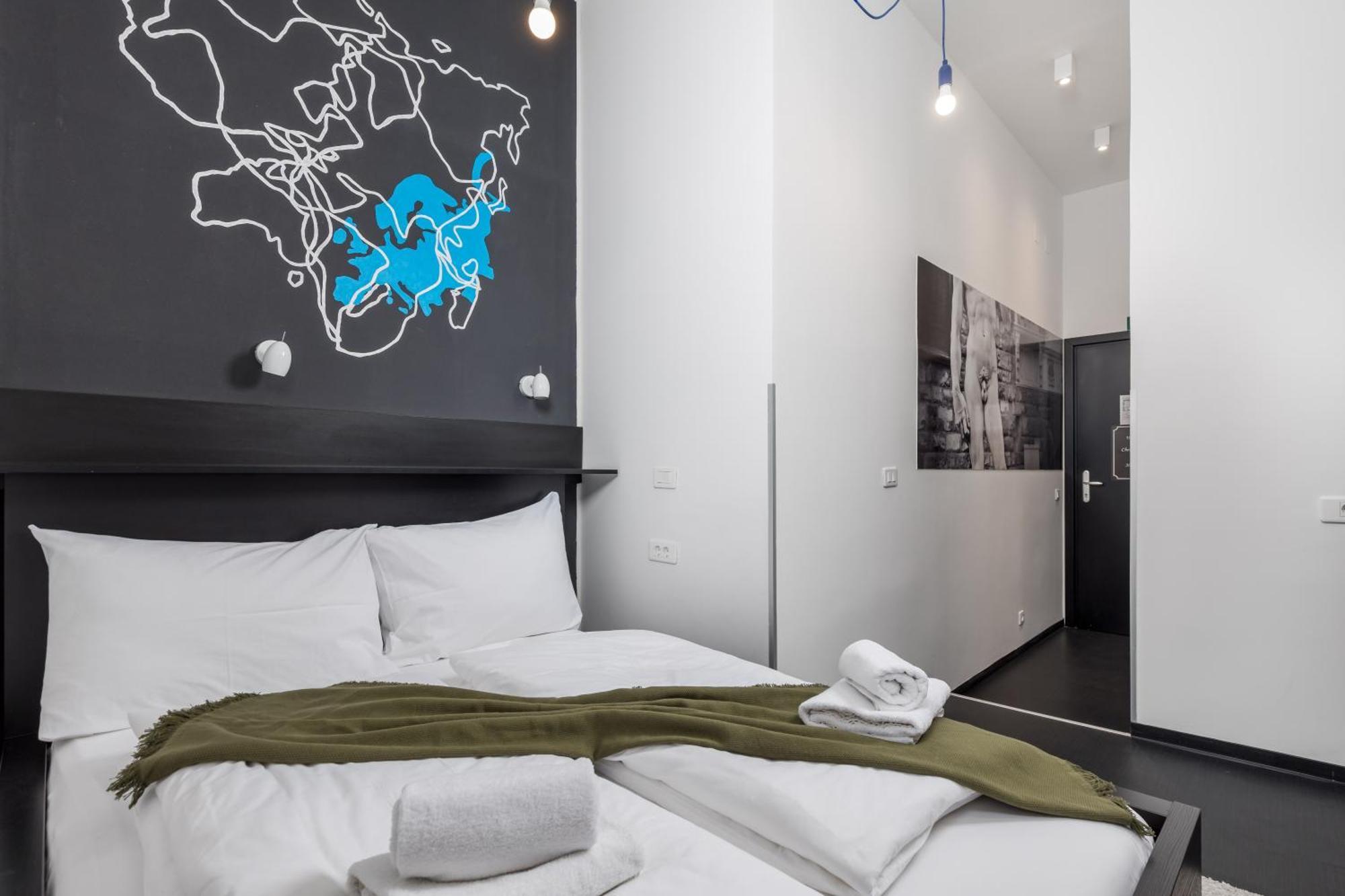 Apartments & Rooms One World Rijeka Buitenkant foto